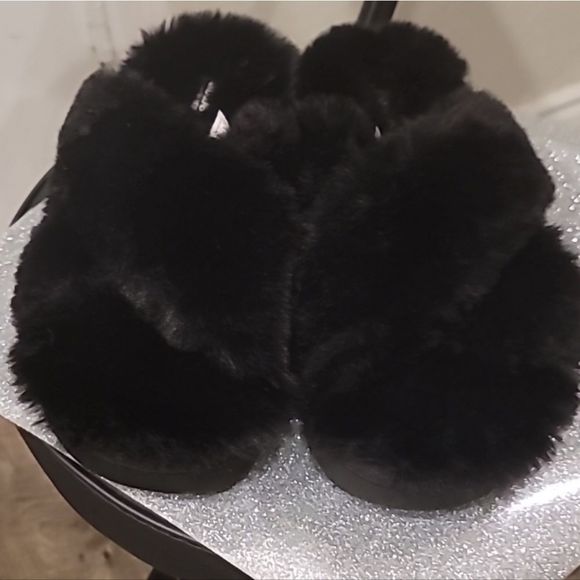 Koolaburra By Ugg Fuzz- It Cross Slide - Picture 11 of 11